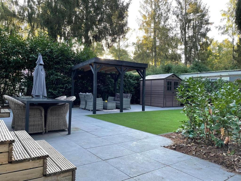 Chalet Toetje Op De Veluwe Hoenderloo Eksteriør billede